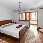 4 Bedroom Lovely In Vikendica Selce