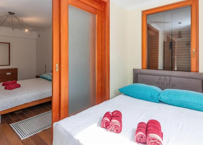 بيت للعطل 4 Bedroom Lovely In سيلتسي