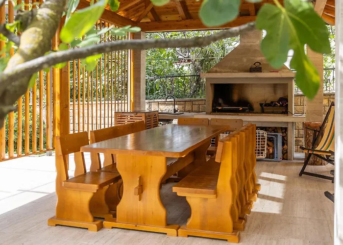 بيت للعطل 4 Bedroom Lovely In سيلتسي