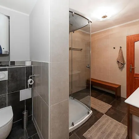 4 Bedroom Lovely In Feriehus