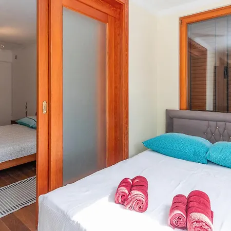 Feriehus 4 Bedroom Lovely In Selce