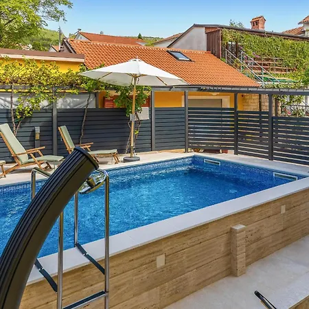 4 Bedroom Lovely In * Selce