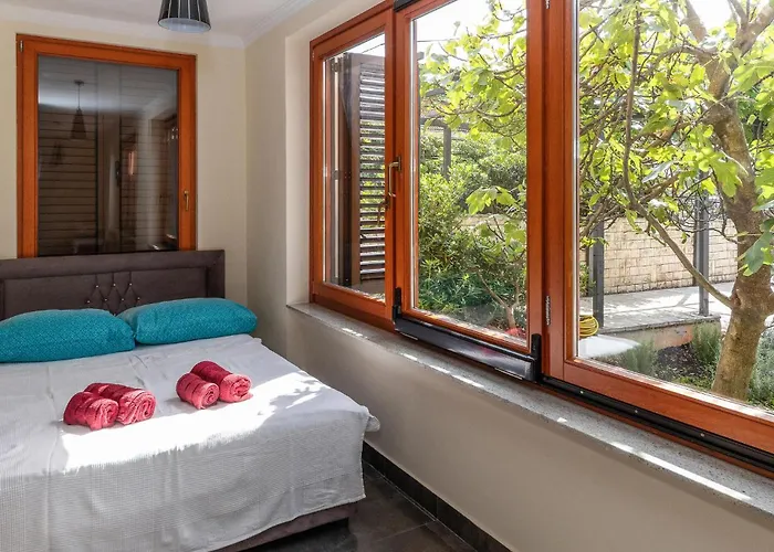 4 Bedroom Lovely In