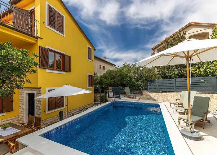 Casa vacanze 4 Bedroom Lovely In Selce
