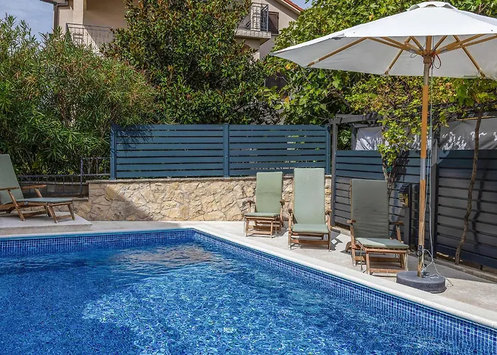4 Bedroom Lovely In * Selce